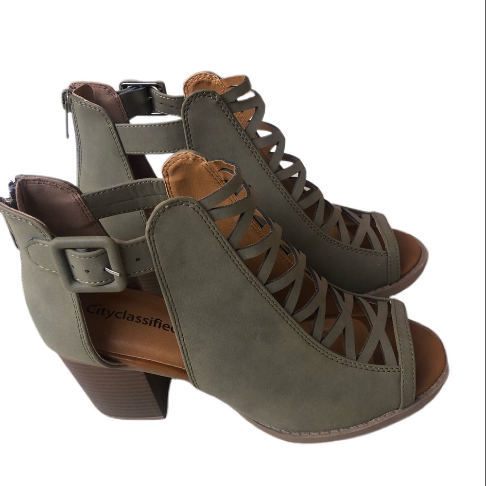 City classified open toe heels